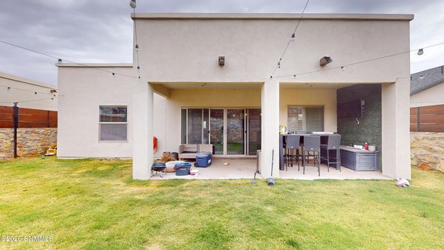 1092 Nickel Hl Avenue, Santa Teresa, NM 88008