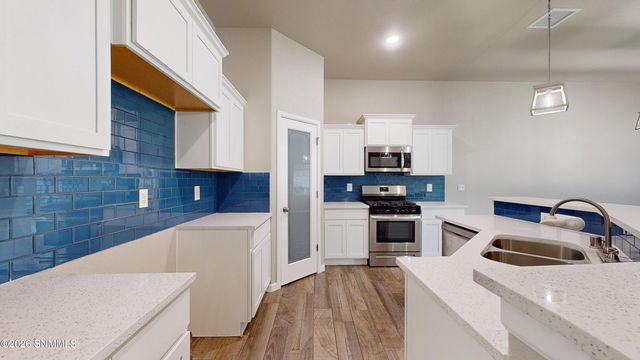 1092 Nickel Hl Avenue, Santa Teresa, NM 88008