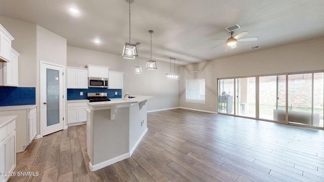 1092 Nickel Hl Avenue, Santa Teresa, NM 88008