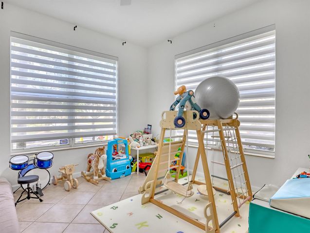 2850 S Oasis Drive, Boynton Beach, FL 33426