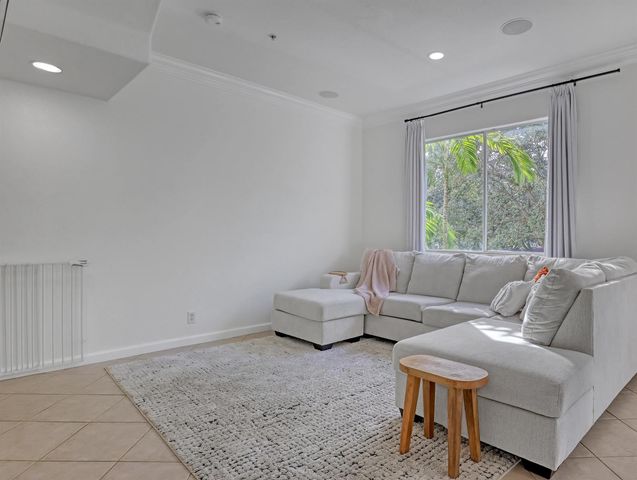 2850 S Oasis Drive, Boynton Beach, FL 33426