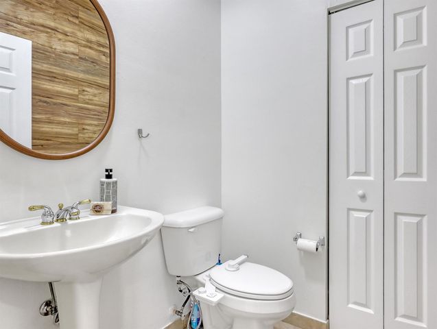 2850 S Oasis Drive, Boynton Beach, FL 33426