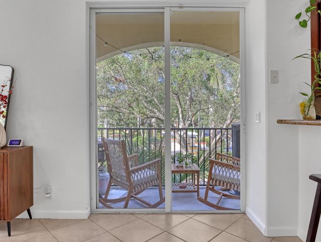 2850 S Oasis Drive, Boynton Beach, FL 33426