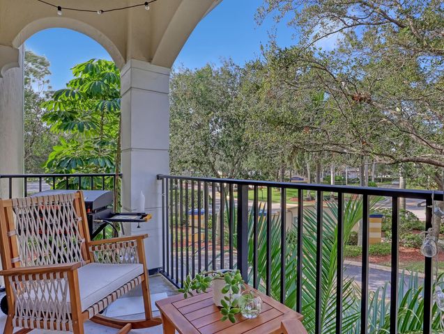 2850 S Oasis Drive, Boynton Beach, FL 33426