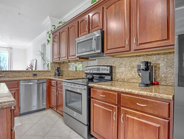 2850 S Oasis Drive, Boynton Beach, FL 33426