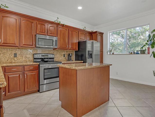 2850 S Oasis Drive, Boynton Beach, FL 33426