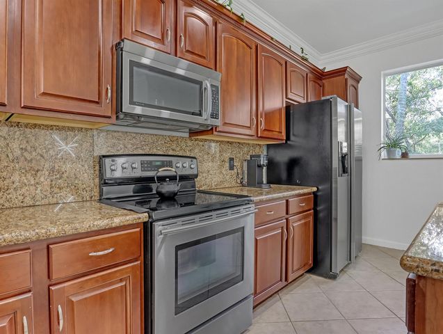 2850 S Oasis Drive, Boynton Beach, FL 33426