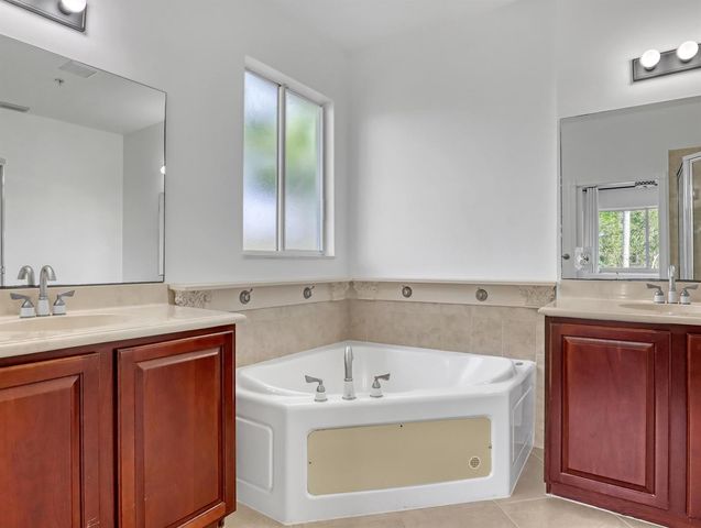 2850 S Oasis Drive, Boynton Beach, FL 33426