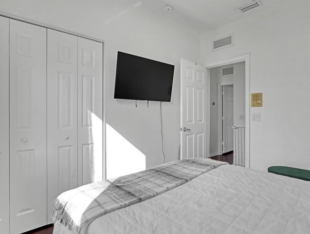2850 S Oasis Drive, Boynton Beach, FL 33426