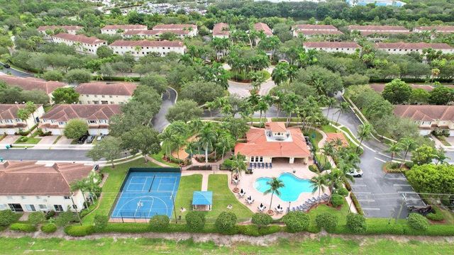 2850 S Oasis Drive, Boynton Beach, FL 33426
