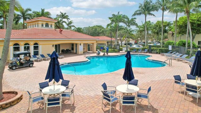 2850 S Oasis Drive, Boynton Beach, FL 33426