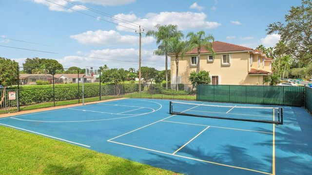 2850 S Oasis Drive, Boynton Beach, FL 33426