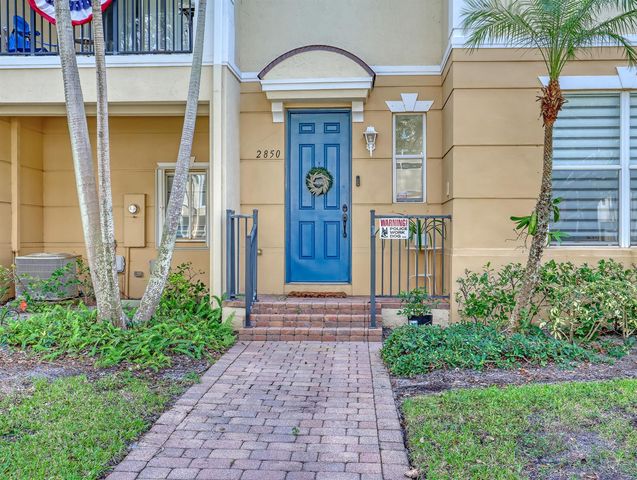 2850 S Oasis Drive, Boynton Beach, FL 33426