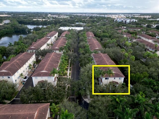 2850 S Oasis Drive, Boynton Beach, FL 33426