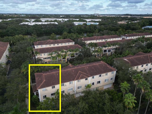 2850 S Oasis Drive, Boynton Beach, FL 33426