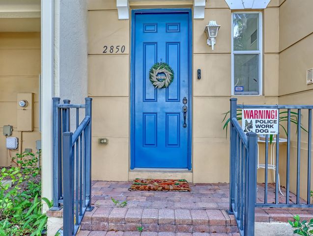 2850 S Oasis Drive, Boynton Beach, FL 33426