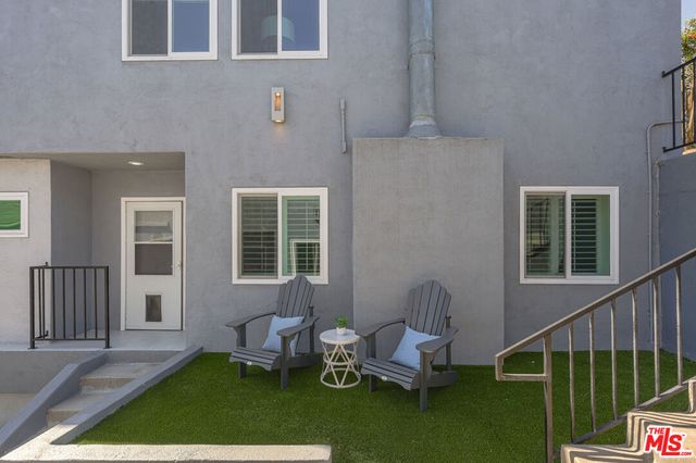 3247 Descanso Drive, Los Angeles, CA 90026