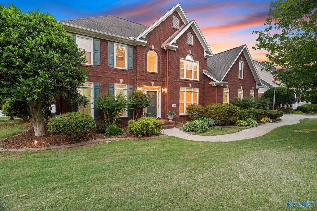 208 Lake Carmel Court, Huntsville, AL 35811
