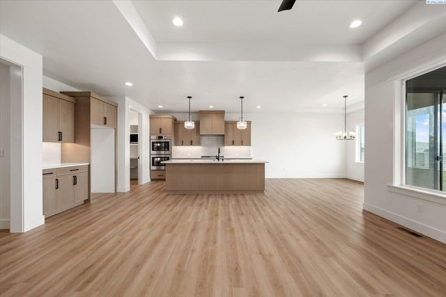 2385 Waterhill, Richland, WA 99352