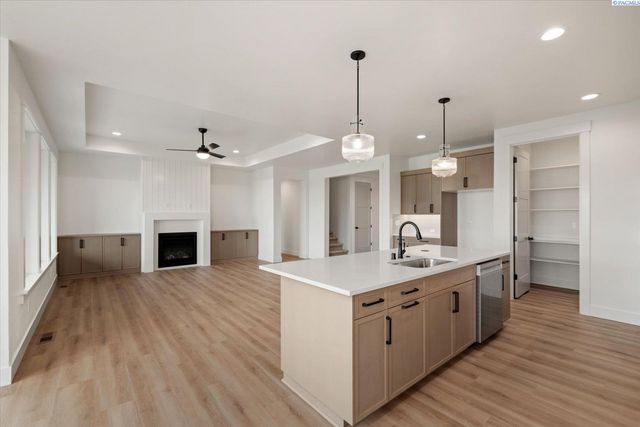 2385 Waterhill, Richland, WA 99352