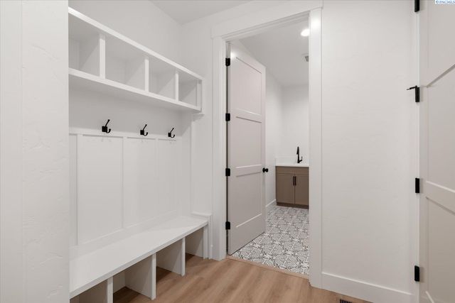 2385 Waterhill, Richland, WA 99352