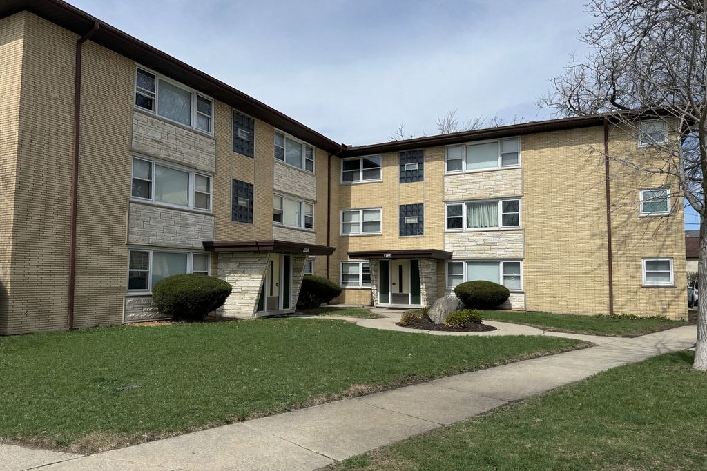 8300 W Forest Preserve Drive 3S, Chicago, IL 60634