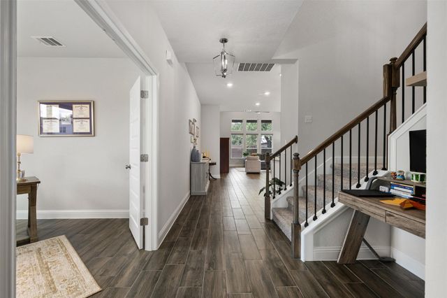 7116 Jument DR, Austin, TX 78738