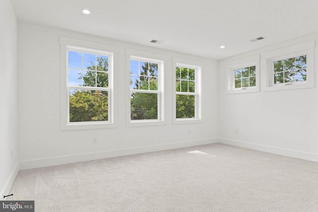 129 ROCKLAND AVE, Narberth, PA 19072