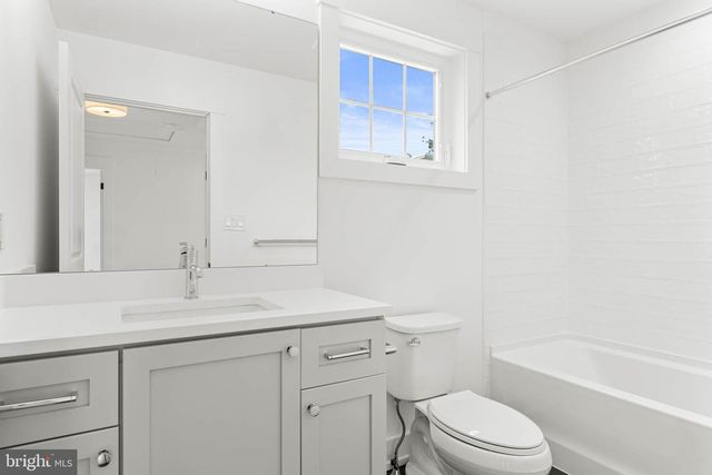 129 ROCKLAND AVE, Narberth, PA 19072