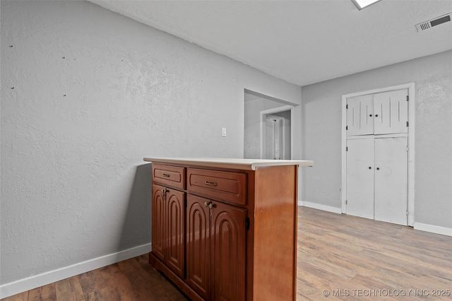 1104 Veterans Avenue, Marietta, OK 73448