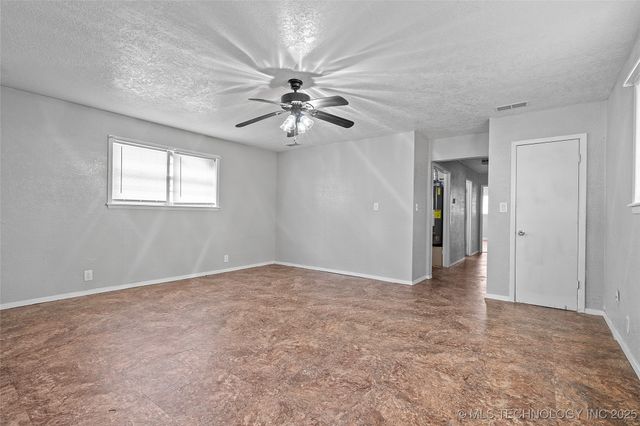 1104 Veterans Avenue, Marietta, OK 73448