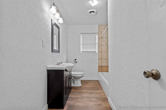 1104 Veterans Avenue, Marietta, OK 73448