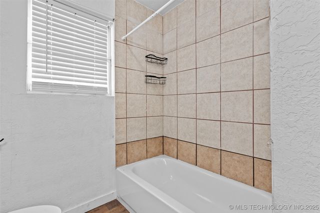 1104 Veterans Avenue, Marietta, OK 73448