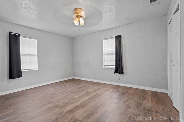 1104 Veterans Avenue, Marietta, OK 73448