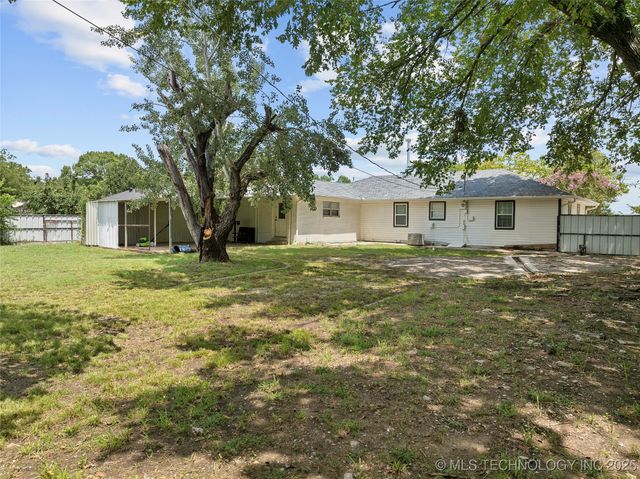 1104 Veterans Avenue, Marietta, OK 73448