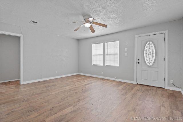 1104 Veterans Avenue, Marietta, OK 73448