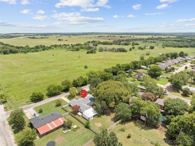 1104 Veterans Avenue, Marietta, OK 73448