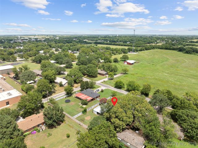 1104 Veterans Avenue, Marietta, OK 73448