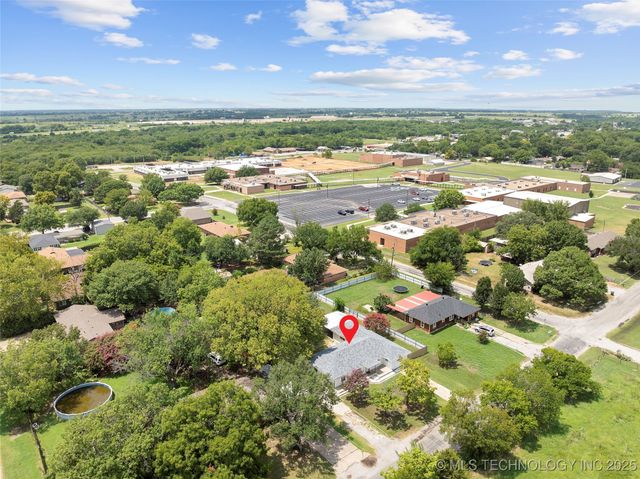 1104 Veterans Avenue, Marietta, OK 73448