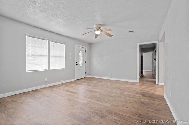 1104 Veterans Avenue, Marietta, OK 73448