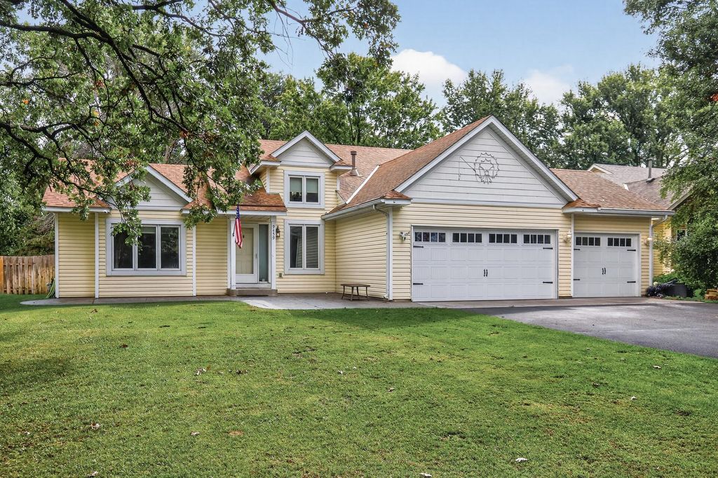 9459 Jamestown Street NE, Blaine, MN 55449