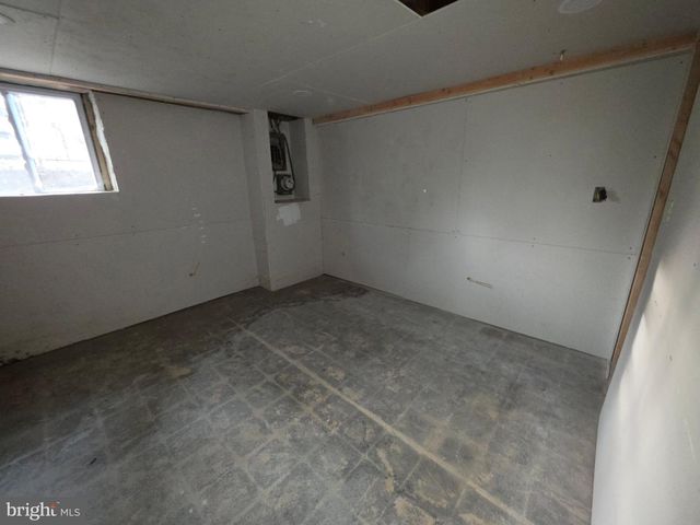 5210 SAYBROOK RD, Baltimore, MD 21206