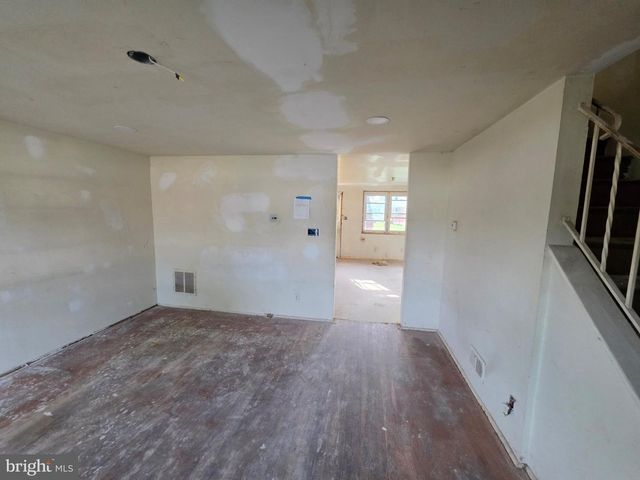 5210 SAYBROOK RD, Baltimore, MD 21206