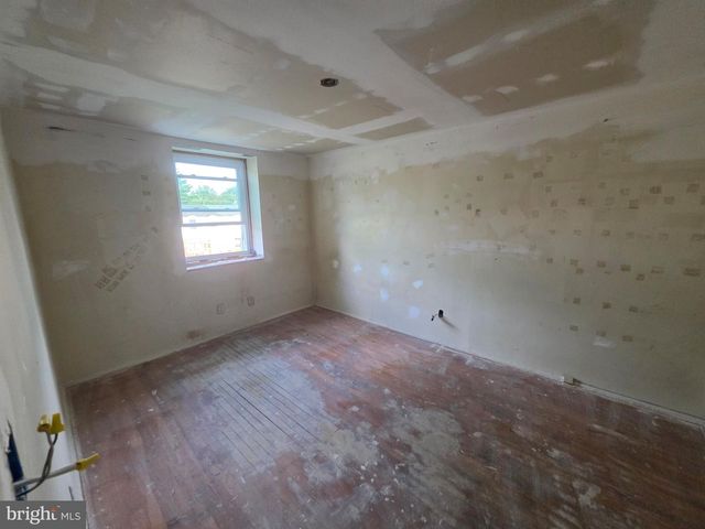 5210 SAYBROOK RD, Baltimore, MD 21206