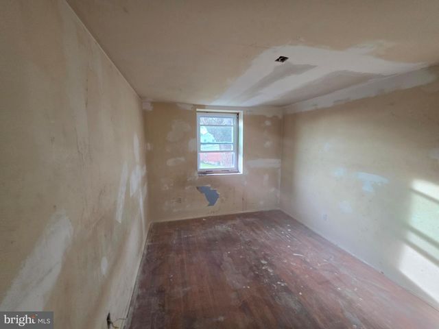 5210 SAYBROOK RD, Baltimore, MD 21206