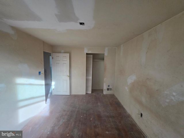 5210 SAYBROOK RD, Baltimore, MD 21206