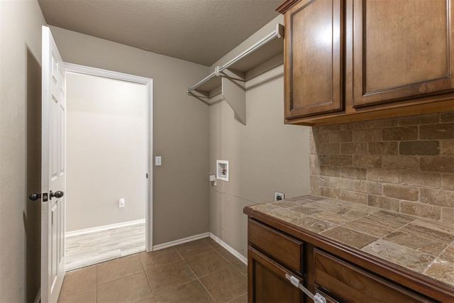 9408 Pear Street, Oklahoma City, OK 73130