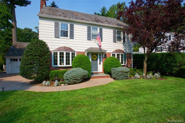 69 Eakins Road, Manhasset, NY 11030