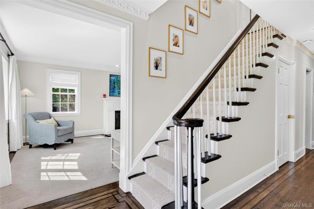 69 Eakins Road, Manhasset, NY 11030