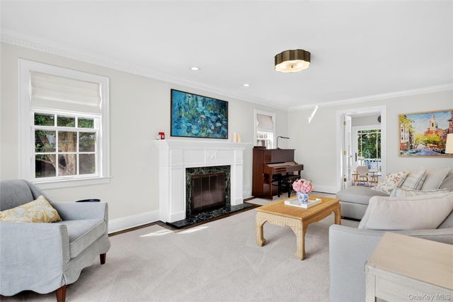 69 Eakins Road, Manhasset, NY 11030